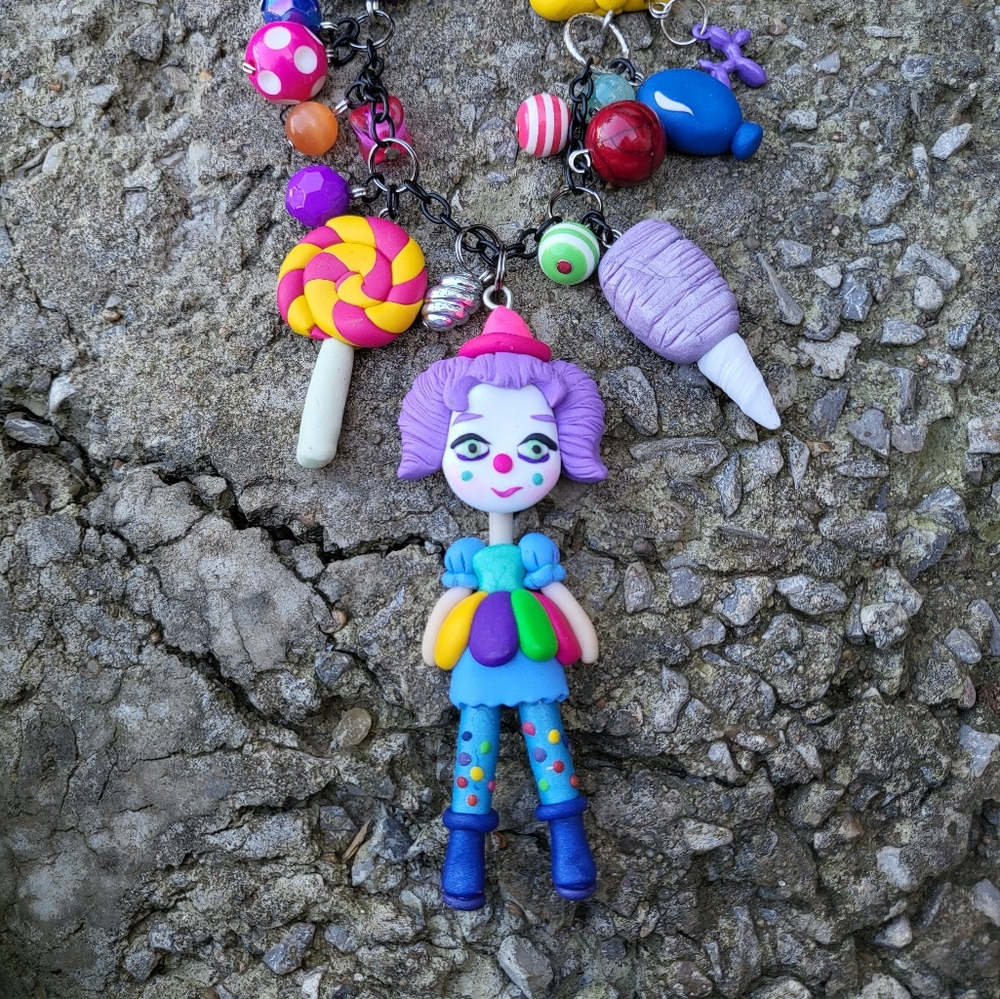 🤡CLOWN Girl🤡 Necklace🎈🎉 - Picture 3 of 8